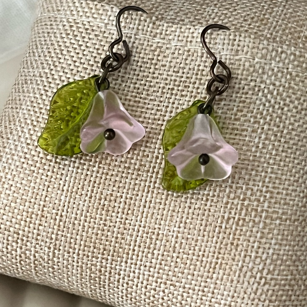 🌸Glass Flower Earrings - Picture 3 of 7